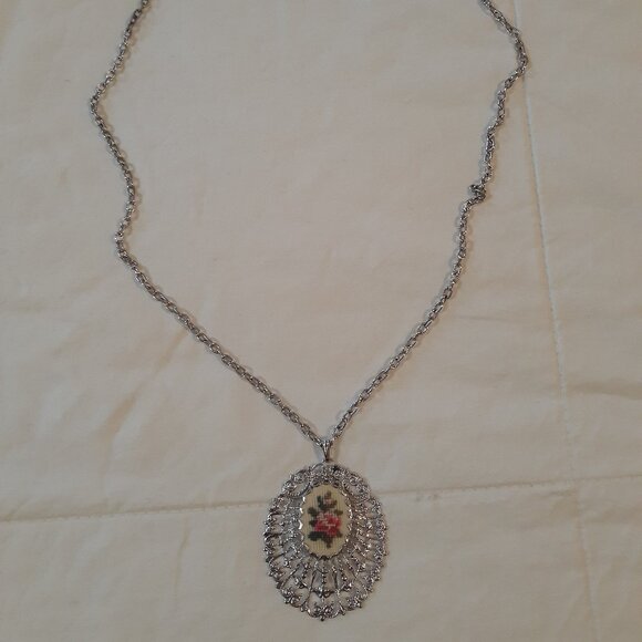 Needlepoint Necklace Silver Tone - Picture 2 of 5